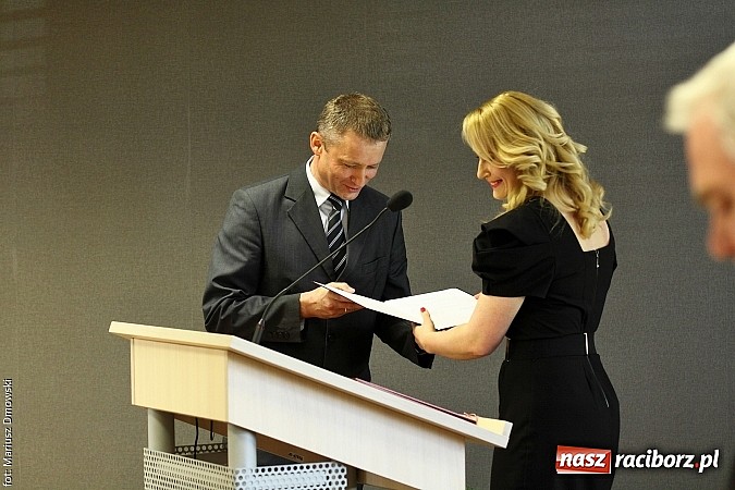 Zdjęcie w galerii na portalu naszraciborz.pl: Starosta znów jest radnym. Rada znów pracuje  wiadomości z regionu