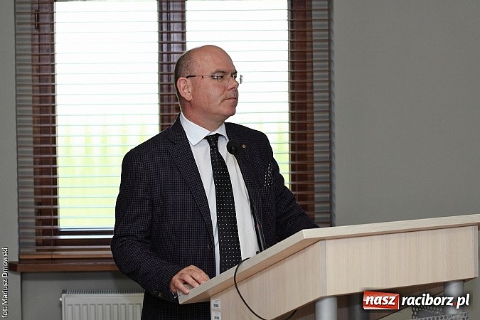 Zdjęcie w galerii na portalu naszraciborz.pl: Starosta znów jest radnym. Rada znów pracuje  wiadomości z regionu