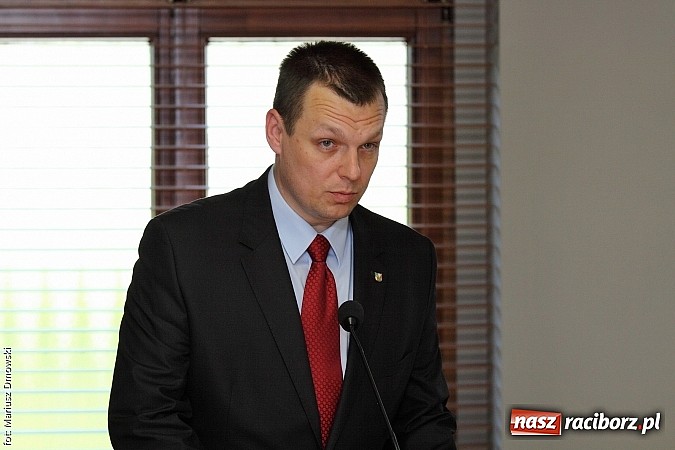 Zdjęcie w galerii na portalu naszraciborz.pl: Starosta znów jest radnym. Rada znów pracuje  wiadomości z regionu