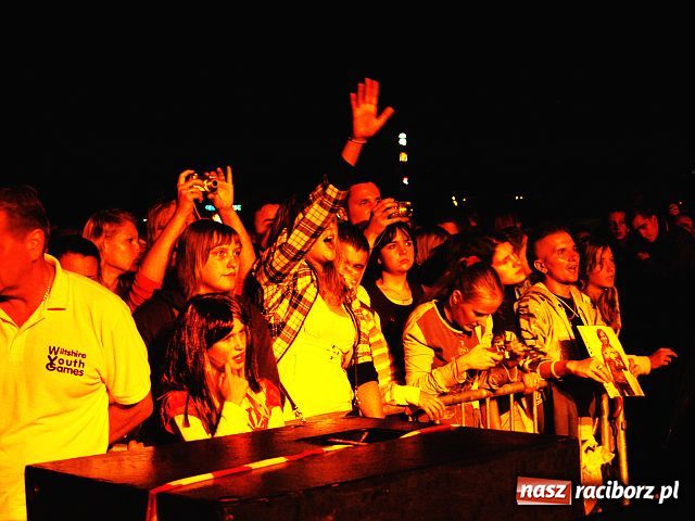 Zdjęcie w galerii na portalu naszraciborz.pl: ŁZY mimo deszczu uwiodły publiczność wiadomości z regionu