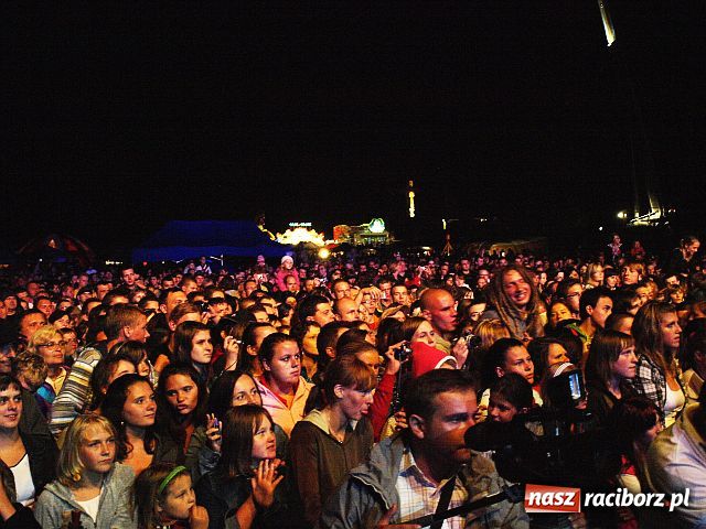Zdjęcie w galerii na portalu naszraciborz.pl: ŁZY mimo deszczu uwiodły publiczność wiadomości z regionu