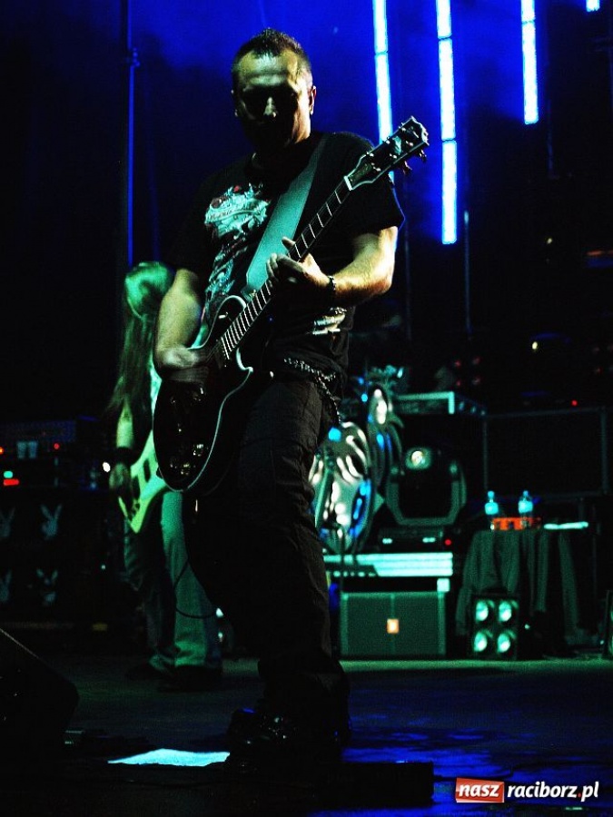 Zdjęcie w galerii na portalu naszraciborz.pl: ŁZY mimo deszczu uwiodły publiczność wiadomości z regionu