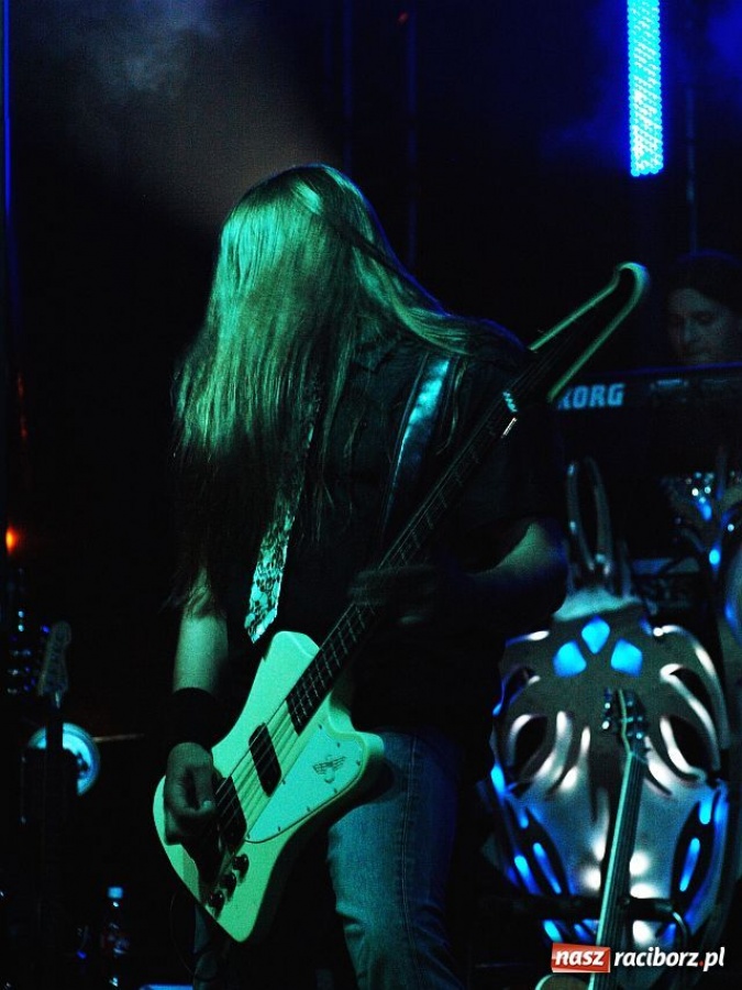 Zdjęcie w galerii na portalu naszraciborz.pl: ŁZY mimo deszczu uwiodły publiczność wiadomości z regionu