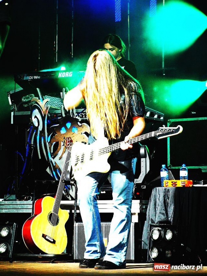 Zdjęcie w galerii na portalu naszraciborz.pl: ŁZY mimo deszczu uwiodły publiczność wiadomości z regionu