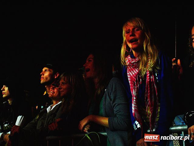 Zdjęcie w galerii na portalu naszraciborz.pl: ŁZY mimo deszczu uwiodły publiczność wiadomości z regionu