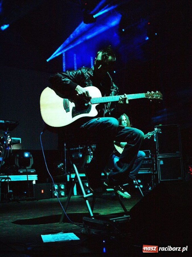 Zdjęcie w galerii na portalu naszraciborz.pl: ŁZY mimo deszczu uwiodły publiczność wiadomości z regionu