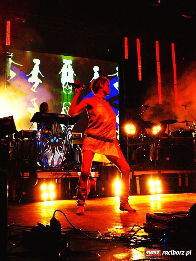 Zdjęcie w galerii na portalu naszraciborz.pl: ŁZY mimo deszczu uwiodły publiczność wiadomości z regionu