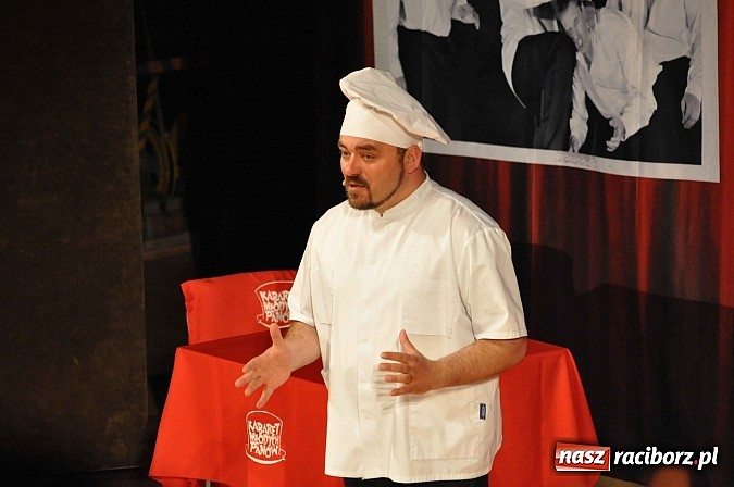 Zdjęcie w galerii na portalu naszraciborz.pl: 10/10, czyli Kabaret Młodych Panów na urodzinowej trasie w Raciborzu wiadomości z regionu