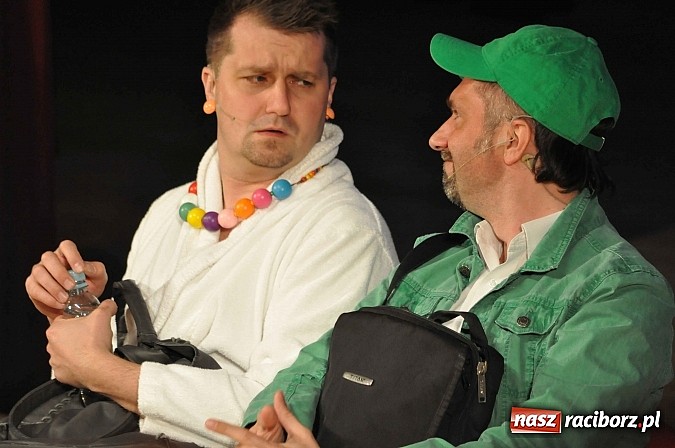 Zdjęcie w galerii na portalu naszraciborz.pl: 10/10, czyli Kabaret Młodych Panów na urodzinowej trasie w Raciborzu wiadomości z regionu