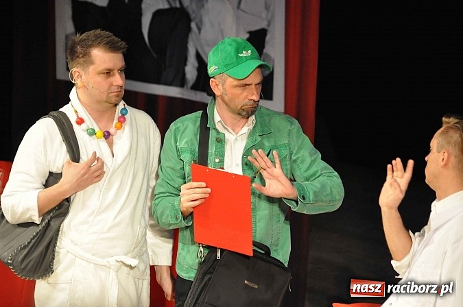Zdjęcie w galerii na portalu naszraciborz.pl: 10/10, czyli Kabaret Młodych Panów na urodzinowej trasie w Raciborzu wiadomości z regionu