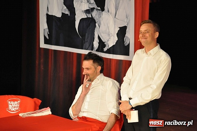 Zdjęcie w galerii na portalu naszraciborz.pl: 10/10, czyli Kabaret Młodych Panów na urodzinowej trasie w Raciborzu wiadomości z regionu