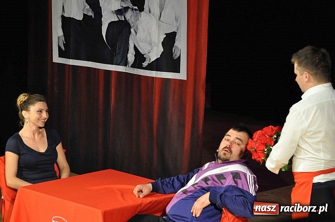 Zdjęcie w galerii na portalu naszraciborz.pl: 10/10, czyli Kabaret Młodych Panów na urodzinowej trasie w Raciborzu wiadomości z regionu