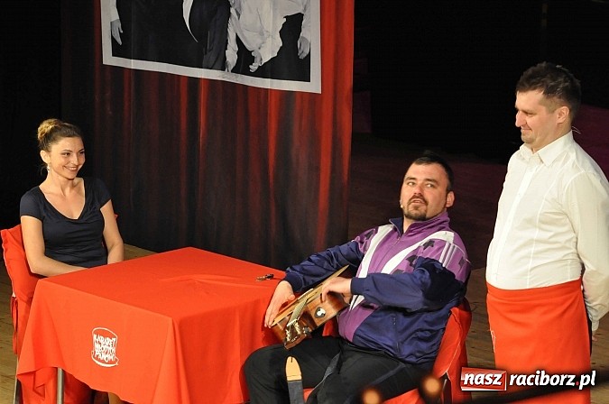 Zdjęcie w galerii na portalu naszraciborz.pl: 10/10, czyli Kabaret Młodych Panów na urodzinowej trasie w Raciborzu wiadomości z regionu