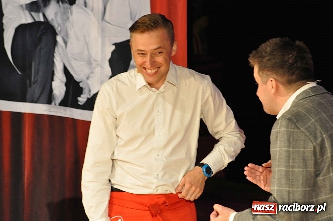 Zdjęcie w galerii na portalu naszraciborz.pl: 10/10, czyli Kabaret Młodych Panów na urodzinowej trasie w Raciborzu wiadomości z regionu