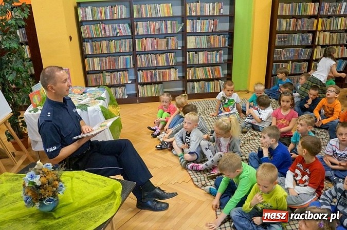 Zdjęcie w galerii na portalu naszraciborz.pl: Policjanci spotkali się z przedszkolakami z Nędzy wiadomości z regionu