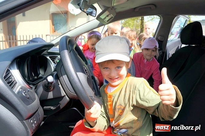 Zdjęcie w galerii na portalu naszraciborz.pl: Policjanci spotkali się z przedszkolakami z Nędzy wiadomości z regionu
