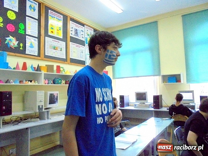 Zdjęcie w galerii na portalu naszraciborz.pl: Kolorowy Dzień Języków w Gimnazjum nr 5 wiadomości z regionu