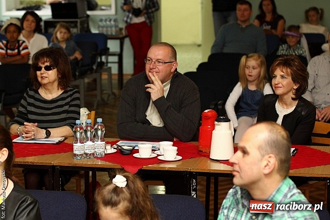 Zdjęcie w galerii na portalu naszraciborz.pl: Konkurs Piosenki w ramach Powiatowego Festiwalu Twórczości Artystycznej wiadomości z regionu