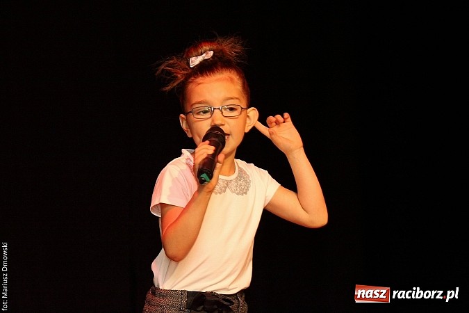 Zdjęcie w galerii na portalu naszraciborz.pl: Konkurs Piosenki w ramach Powiatowego Festiwalu Twórczości Artystycznej wiadomości z regionu