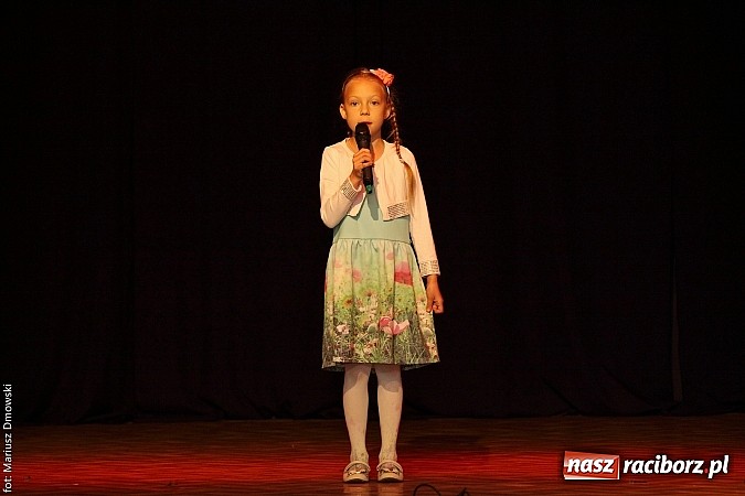 Zdjęcie w galerii na portalu naszraciborz.pl: Konkurs Piosenki w ramach Powiatowego Festiwalu Twórczości Artystycznej wiadomości z regionu