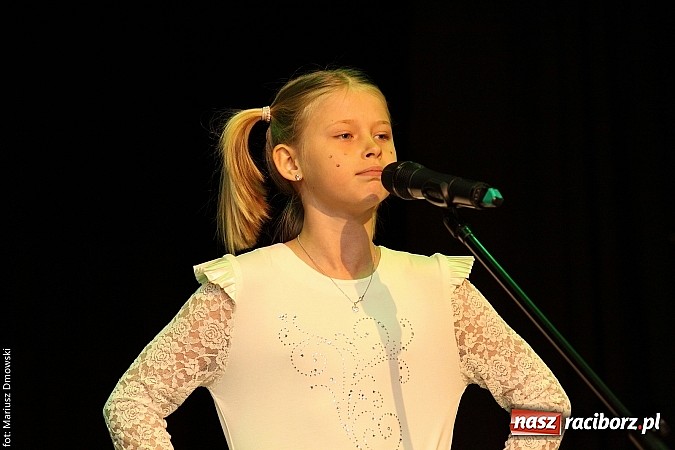 Zdjęcie w galerii na portalu naszraciborz.pl: Konkurs Piosenki w ramach Powiatowego Festiwalu Twórczości Artystycznej wiadomości z regionu