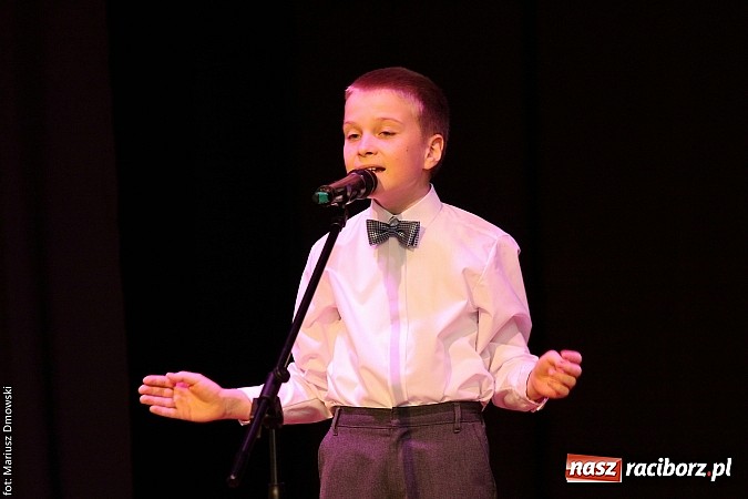 Zdjęcie w galerii na portalu naszraciborz.pl: Konkurs Piosenki w ramach Powiatowego Festiwalu Twórczości Artystycznej wiadomości z regionu