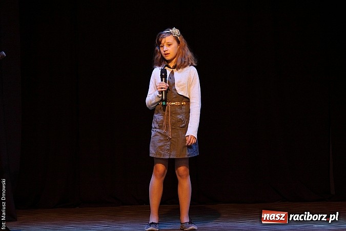 Zdjęcie w galerii na portalu naszraciborz.pl: Konkurs Piosenki w ramach Powiatowego Festiwalu Twórczości Artystycznej wiadomości z regionu