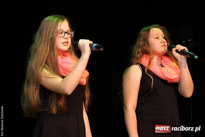 Zdjęcie w galerii na portalu naszraciborz.pl: Konkurs Piosenki w ramach Powiatowego Festiwalu Twórczości Artystycznej wiadomości z regionu