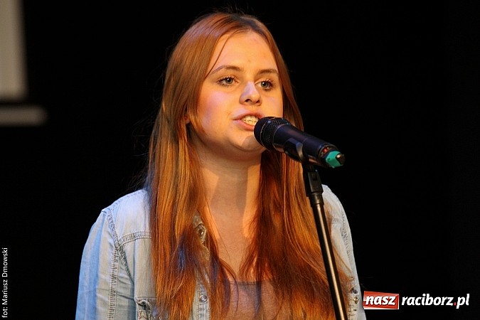 Zdjęcie w galerii na portalu naszraciborz.pl: Konkurs Piosenki w ramach Powiatowego Festiwalu Twórczości Artystycznej wiadomości z regionu