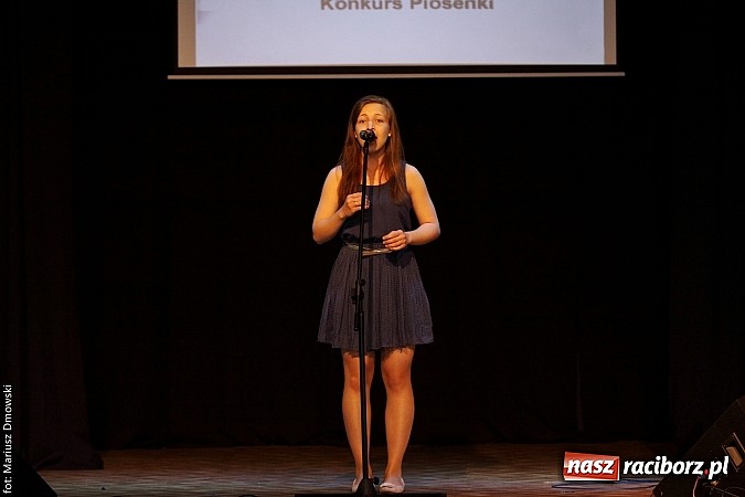 Zdjęcie w galerii na portalu naszraciborz.pl: Konkurs Piosenki w ramach Powiatowego Festiwalu Twórczości Artystycznej wiadomości z regionu