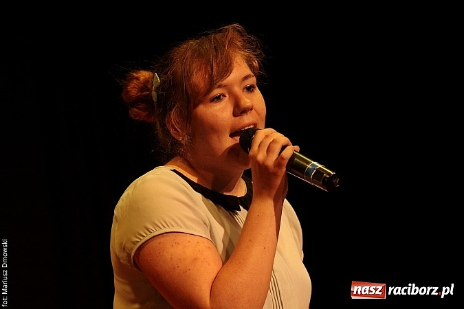 Zdjęcie w galerii na portalu naszraciborz.pl: Konkurs Piosenki w ramach Powiatowego Festiwalu Twórczości Artystycznej wiadomości z regionu