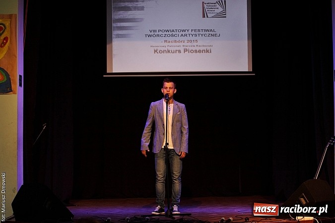 Zdjęcie w galerii na portalu naszraciborz.pl: Konkurs Piosenki w ramach Powiatowego Festiwalu Twórczości Artystycznej wiadomości z regionu