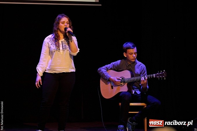 Zdjęcie w galerii na portalu naszraciborz.pl: Konkurs Piosenki w ramach Powiatowego Festiwalu Twórczości Artystycznej wiadomości z regionu