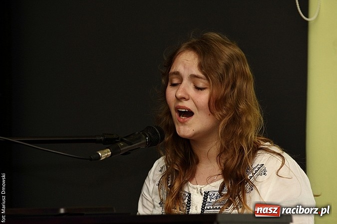Zdjęcie w galerii na portalu naszraciborz.pl: Konkurs Piosenki w ramach Powiatowego Festiwalu Twórczości Artystycznej wiadomości z regionu