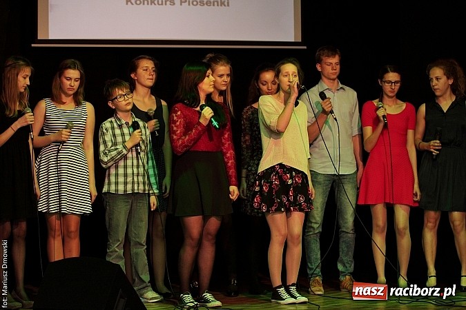 Zdjęcie w galerii na portalu naszraciborz.pl: Konkurs Piosenki w ramach Powiatowego Festiwalu Twórczości Artystycznej wiadomości z regionu
