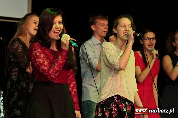 Zdjęcie w galerii na portalu naszraciborz.pl: Konkurs Piosenki w ramach Powiatowego Festiwalu Twórczości Artystycznej wiadomości z regionu