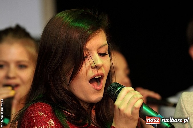 Zdjęcie w galerii na portalu naszraciborz.pl: Konkurs Piosenki w ramach Powiatowego Festiwalu Twórczości Artystycznej wiadomości z regionu