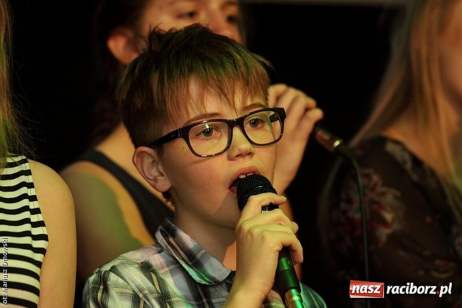 Zdjęcie w galerii na portalu naszraciborz.pl: Konkurs Piosenki w ramach Powiatowego Festiwalu Twórczości Artystycznej wiadomości z regionu