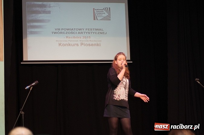 Zdjęcie w galerii na portalu naszraciborz.pl: Konkurs Piosenki w ramach Powiatowego Festiwalu Twórczości Artystycznej wiadomości z regionu