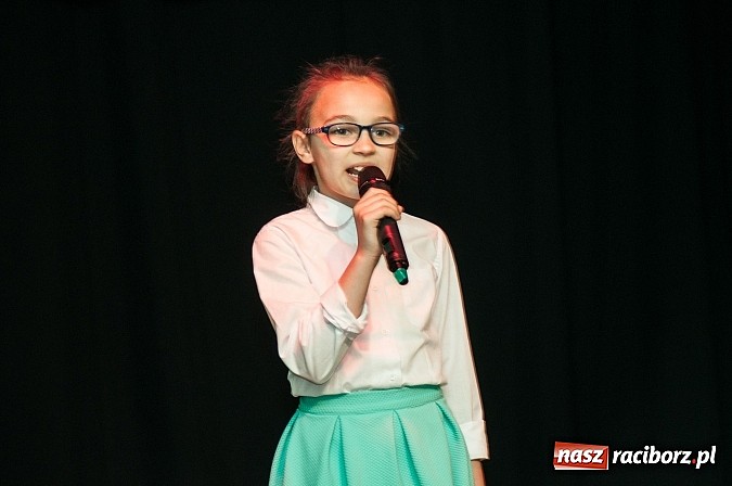Zdjęcie w galerii na portalu naszraciborz.pl: Konkurs Piosenki w ramach Powiatowego Festiwalu Twórczości Artystycznej wiadomości z regionu