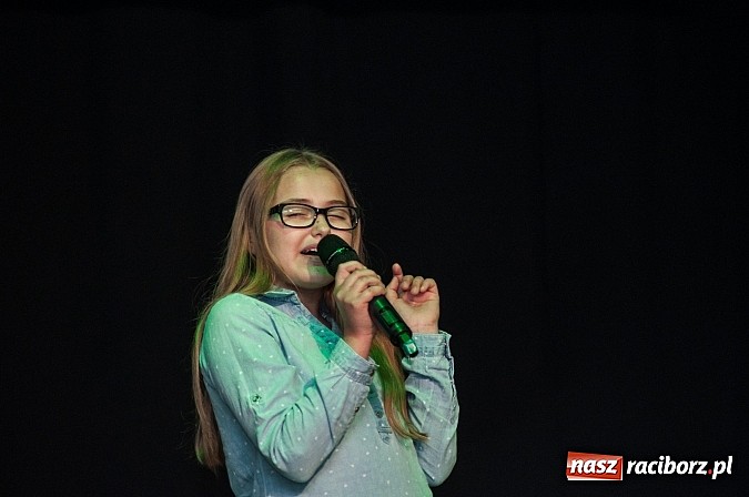 Zdjęcie w galerii na portalu naszraciborz.pl: Konkurs Piosenki w ramach Powiatowego Festiwalu Twórczości Artystycznej wiadomości z regionu