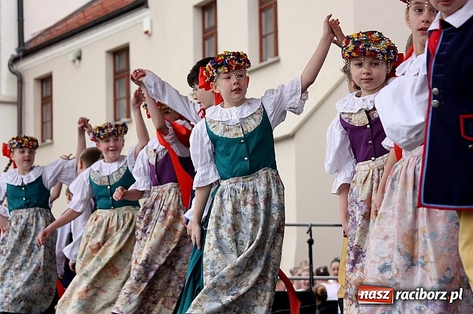 Zdjęcie w galerii na portalu naszraciborz.pl: Raciborski folklor na podium  wiadomości z regionu