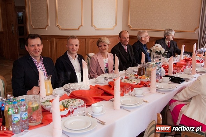 Zdjęcie w galerii na portalu naszraciborz.pl: Tak się bawią studenci PWSZ. Doroczny bal sportowca wiadomości z regionu