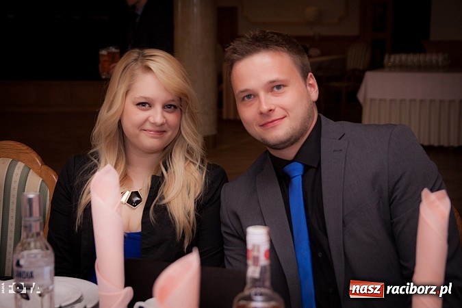 Zdjęcie w galerii na portalu naszraciborz.pl: Tak się bawią studenci PWSZ. Doroczny bal sportowca wiadomości z regionu