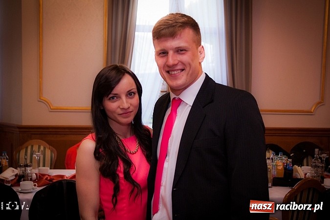 Zdjęcie w galerii na portalu naszraciborz.pl: Tak się bawią studenci PWSZ. Doroczny bal sportowca wiadomości z regionu