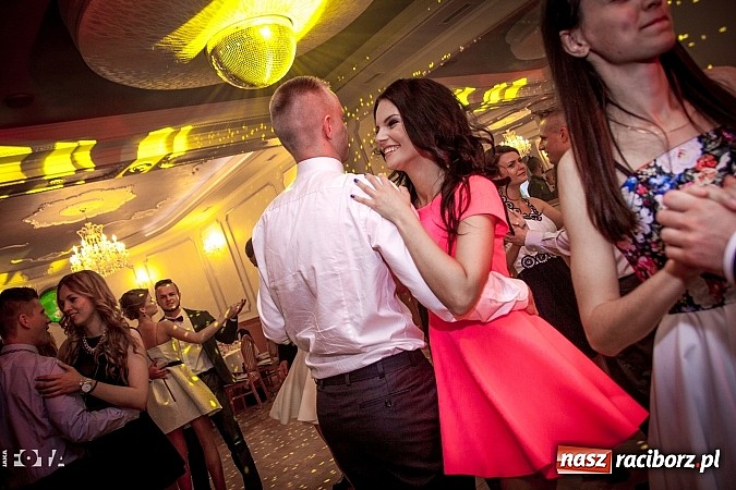 Zdjęcie w galerii na portalu naszraciborz.pl: Tak się bawią studenci PWSZ. Doroczny bal sportowca wiadomości z regionu