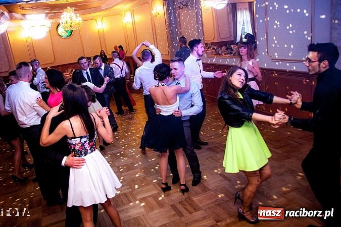 Zdjęcie w galerii na portalu naszraciborz.pl: Tak się bawią studenci PWSZ. Doroczny bal sportowca wiadomości z regionu