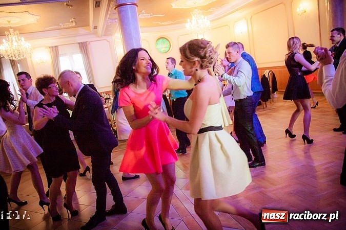 Zdjęcie w galerii na portalu naszraciborz.pl: Tak się bawią studenci PWSZ. Doroczny bal sportowca wiadomości z regionu