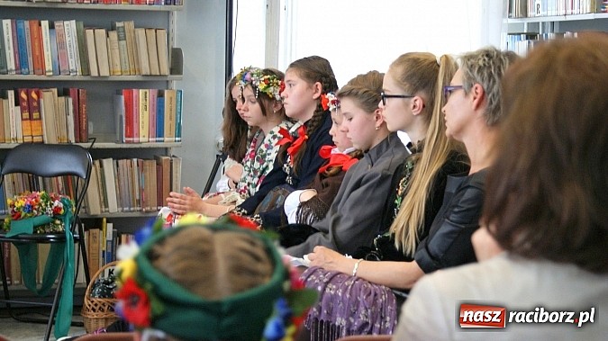Zdjęcie w galerii na portalu naszraciborz.pl: Konkurs Gwary Śląskiej w raciborskiej bibliotece wiadomości z regionu