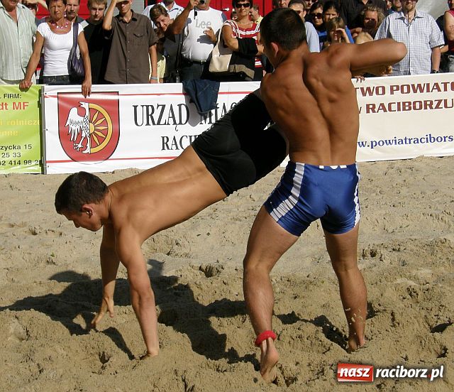 Zdjęcie w galerii na portalu naszraciborz.pl: Jacek Bileński najlepszy Polski zapaśnik na piasku wiadomości z regionu
